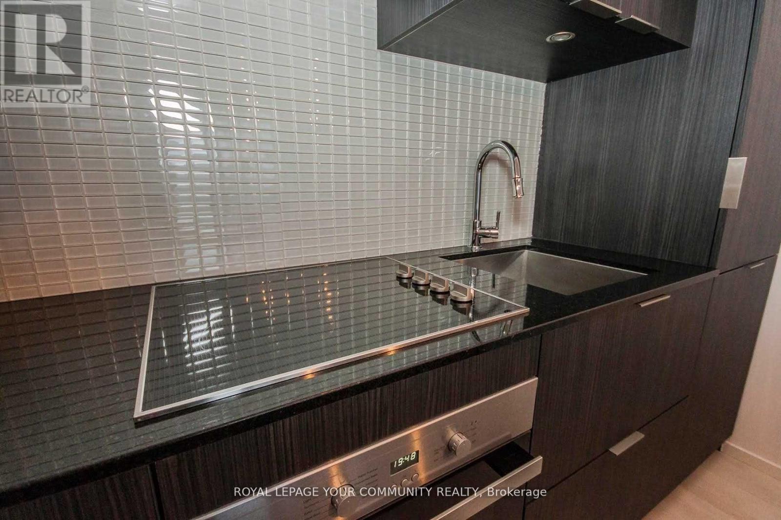 1701 - 5 St Joseph Street, Toronto, Ontario  M4Y 1J6 - Photo 15 - C12593990