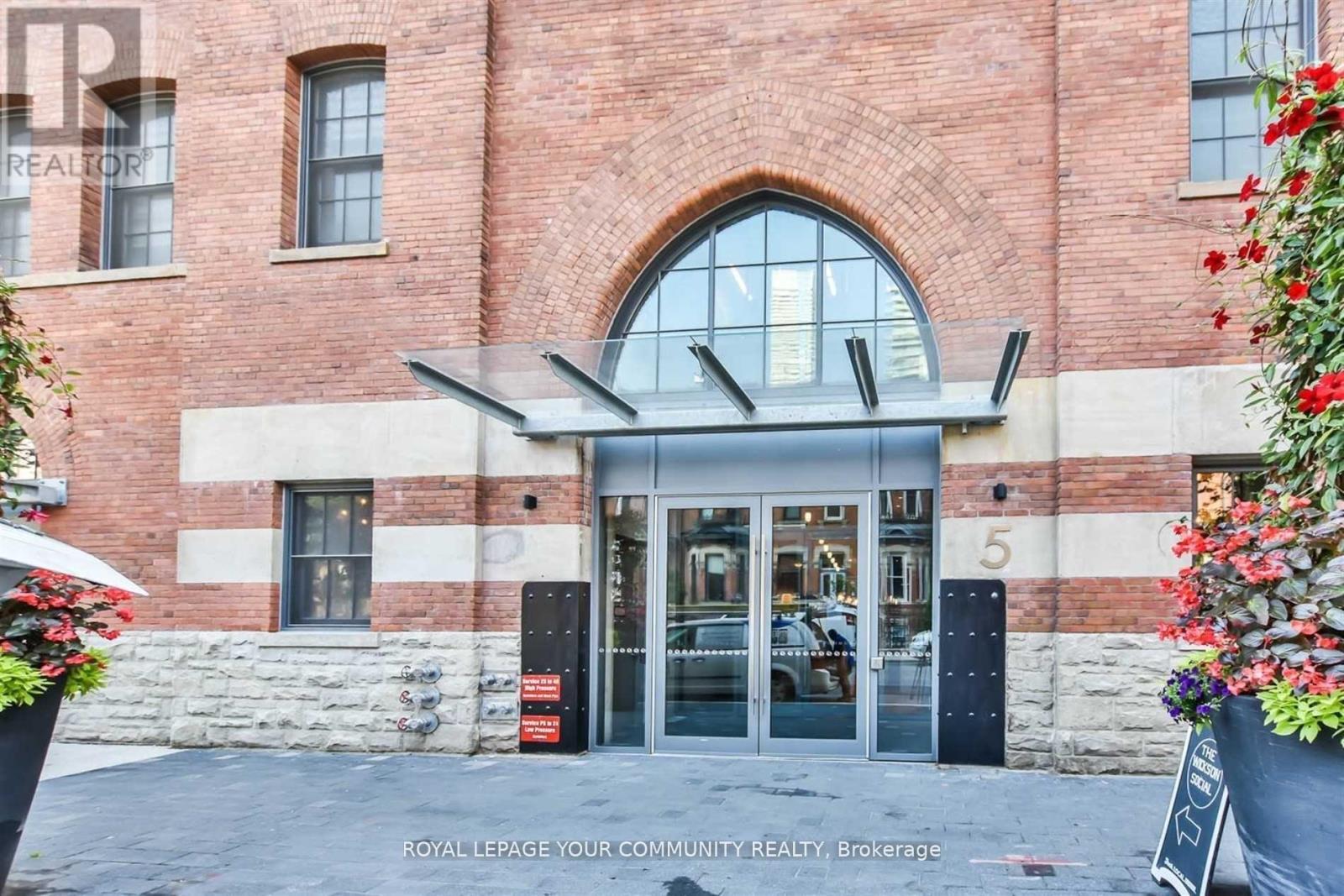 1701 - 5 St Joseph Street, Toronto, Ontario  M4Y 1J6 - Photo 2 - C12593990