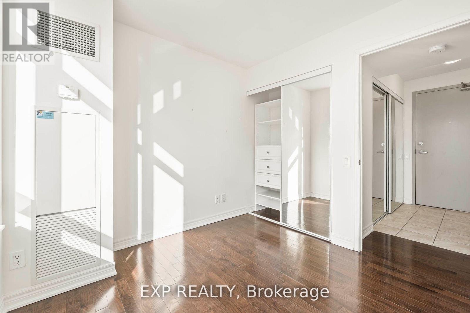 1101 - 60 St Clair Avenue W, Toronto, Ontario  M4V 1M7 - Photo 17 - C12594016