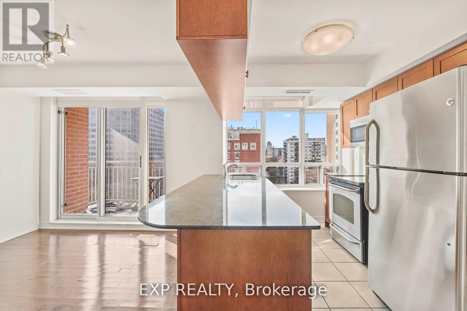 1101 - 60 St Clair Avenue W, Toronto, Ontario  M4V 1M7 - Photo 3 - C12594016