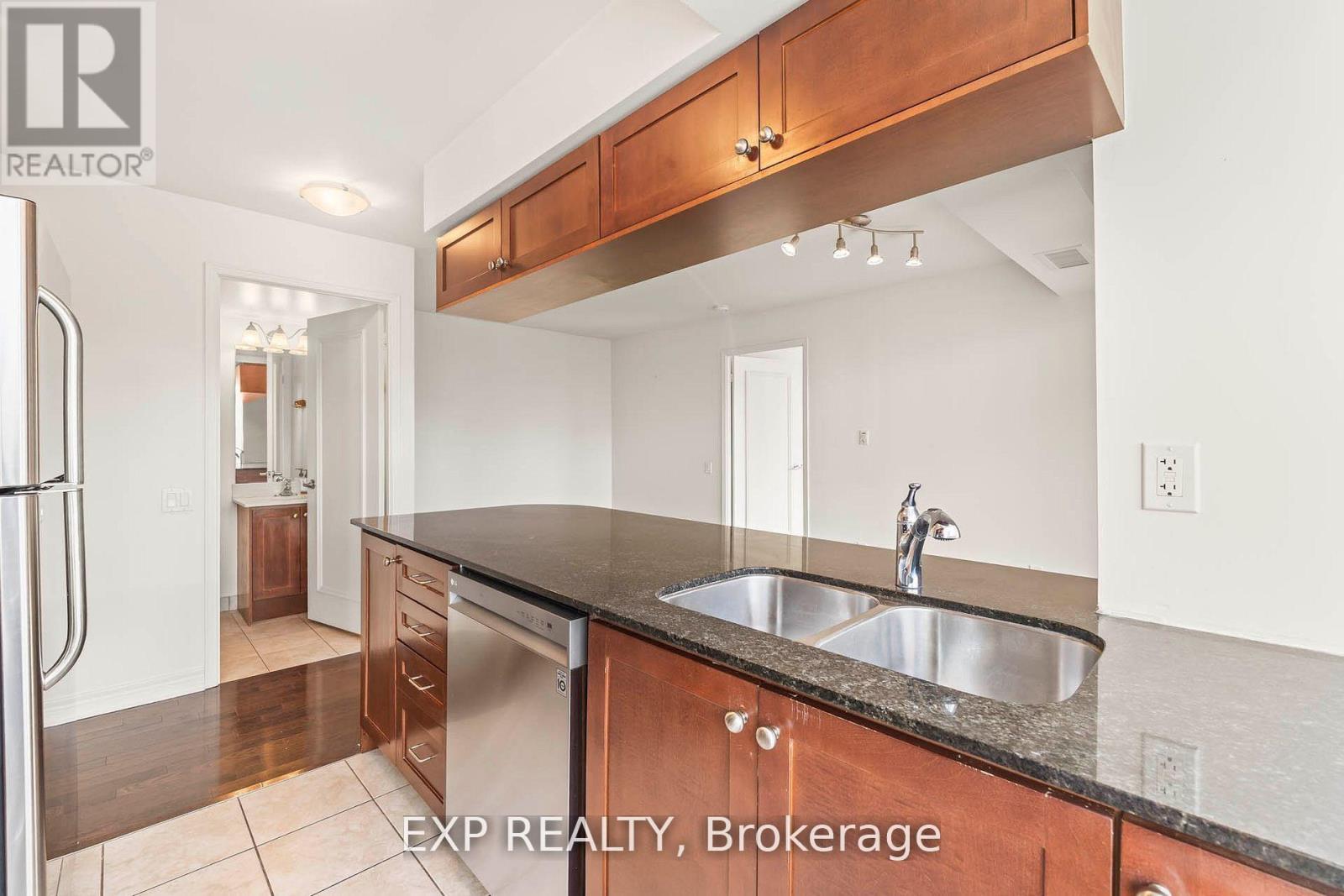 1101 - 60 St Clair Avenue W, Toronto, Ontario  M4V 1M7 - Photo 7 - C12594016