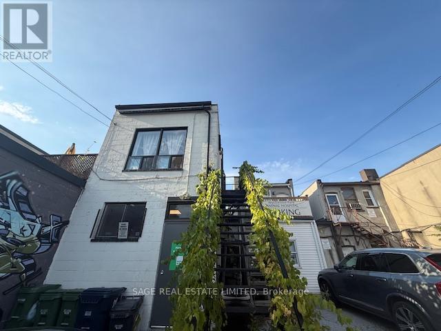 Upper - 633 St Clair Avenue W, Toronto, Ontario  M6G 2Y2 - Photo 23 - C12594062