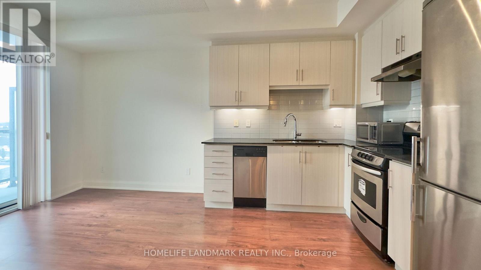 903 - 68 Canterbury Place, Toronto, Ontario  M2N 0H8 - Photo 2 - C12594066