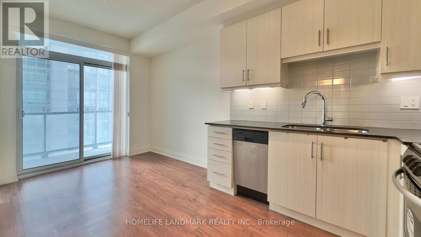 903 - 68 Canterbury Place, Toronto, Ontario  M2N 0H8 - Photo 4 - C12594066