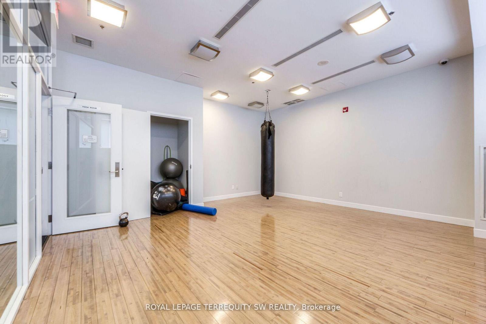 314 - 21 Nelson Street, Toronto, Ontario  M5V 3H9 - Photo 8 - C12594076