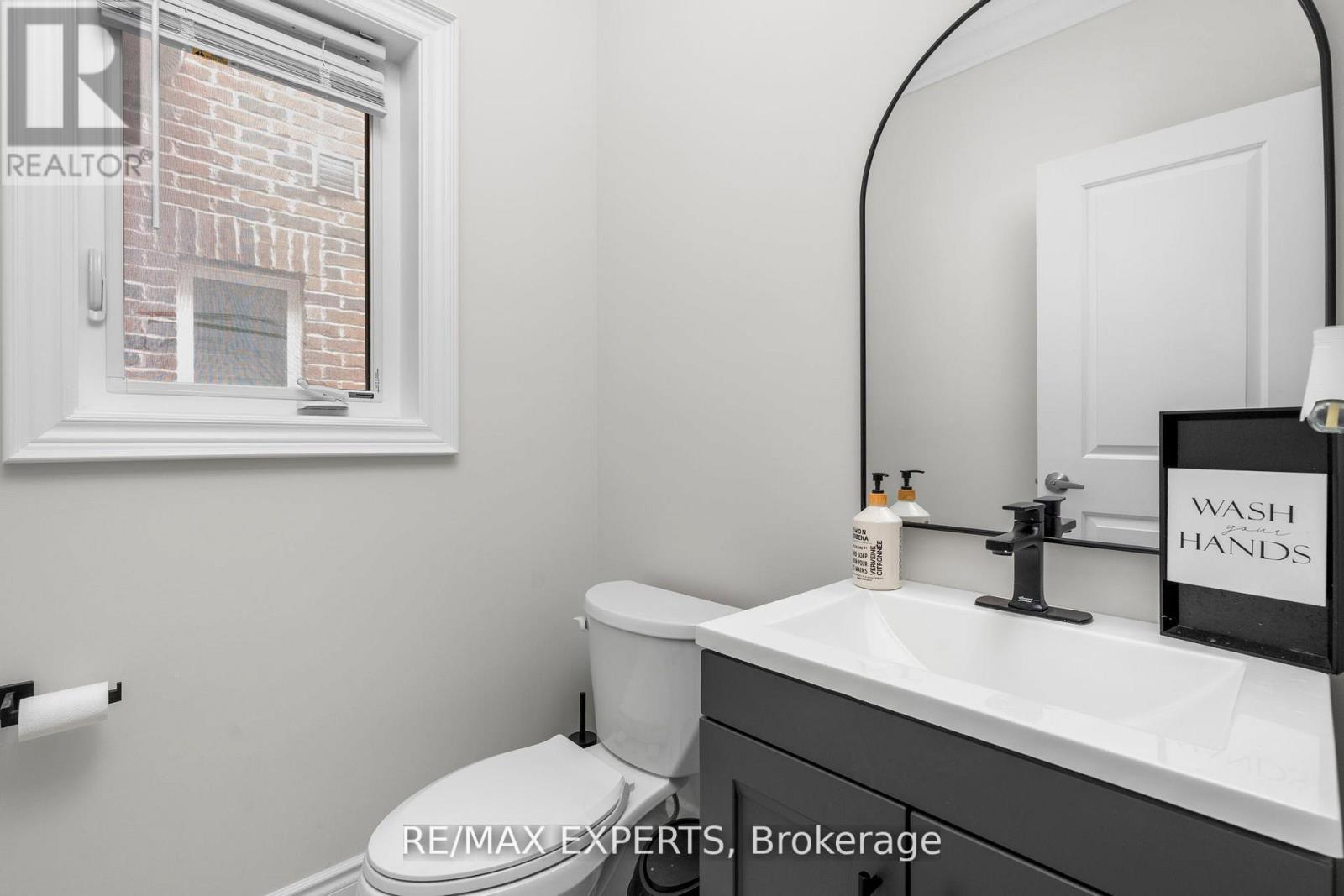 1430 Farrow Crescent, Innisfil, Ontario  L9S 0L6 - Photo 11 - N12593992