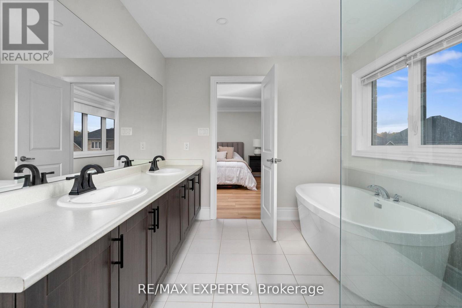 1430 Farrow Crescent, Innisfil, Ontario  L9S 0L6 - Photo 41 - N12593992