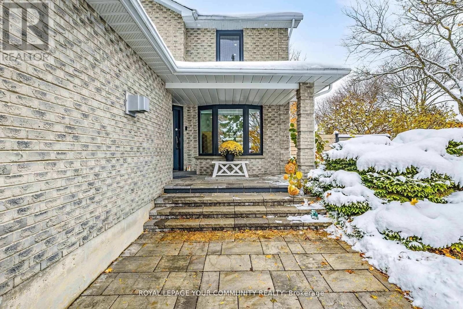 1 Mendys Forest, Aurora, Ontario  L4G 5A4 - Photo 3 - N12594028