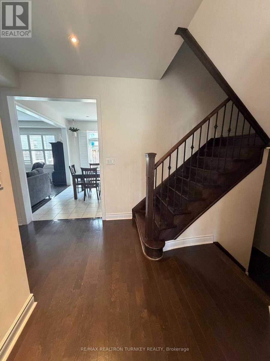 1100 Sherman Brock Circle, Newmarket (Stonehaven-Wyndham), Ontario  L3X 0B2 - Photo 10 - N12594036