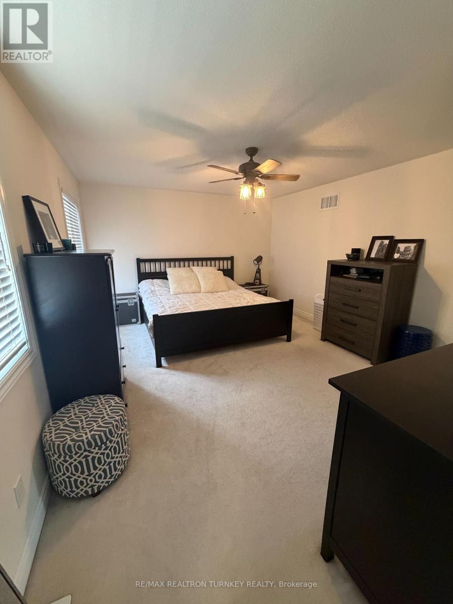 1100 Sherman Brock Circle, Newmarket (Stonehaven-Wyndham), Ontario  L3X 0B2 - Photo 15 - N12594036