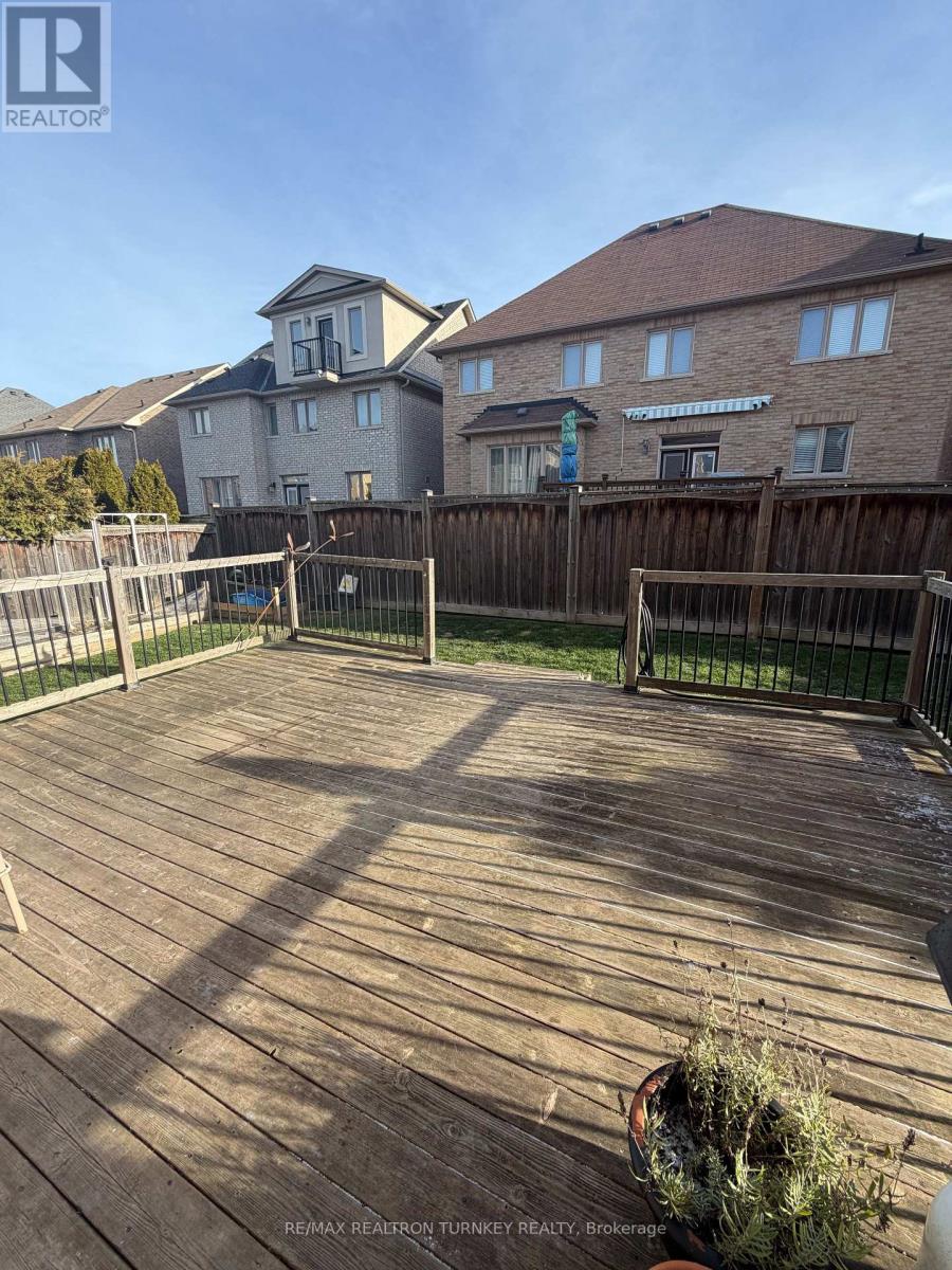 1100 Sherman Brock Circle, Newmarket (Stonehaven-Wyndham), Ontario  L3X 0B2 - Photo 24 - N12594036