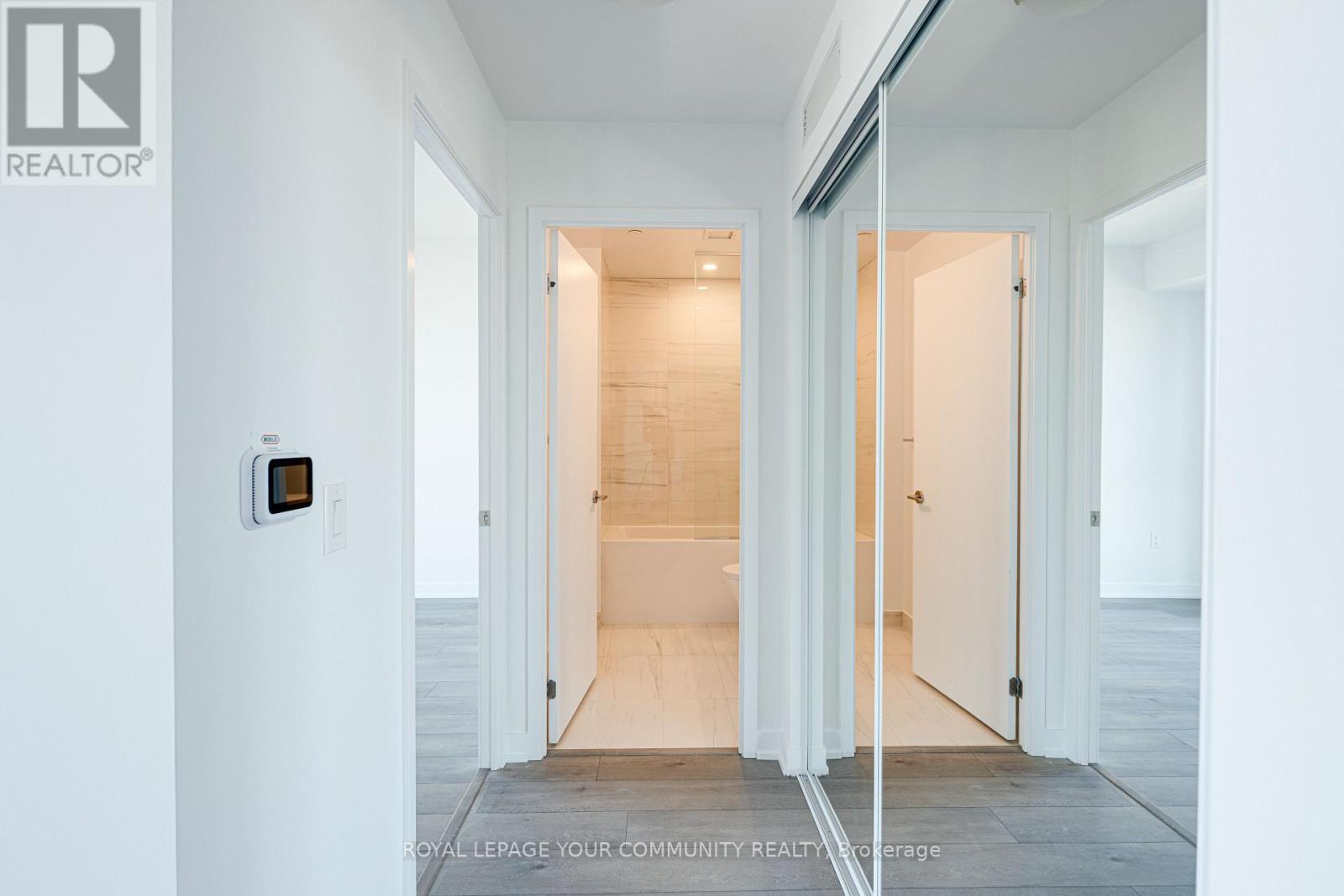 1801 - 38 Honeycrisp Crescent, Vaughan, Ontario  L4K 0M8 - Photo 14 - N12594056