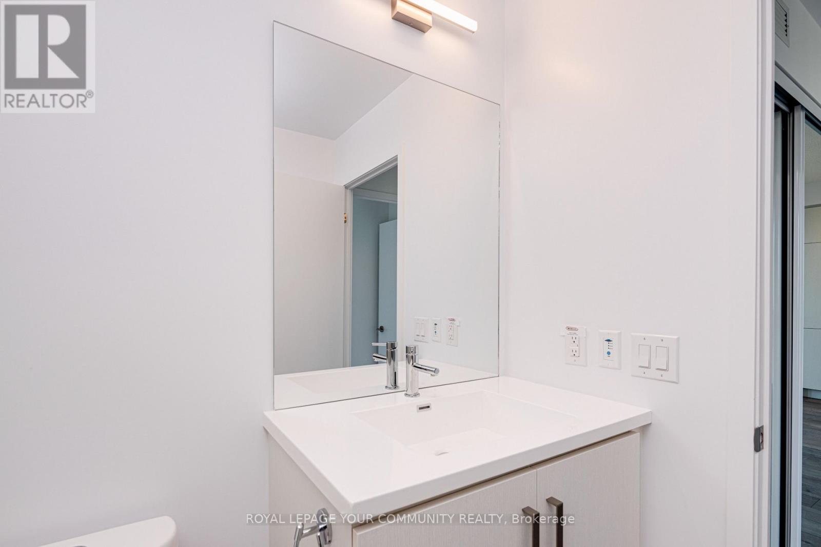 1801 - 38 Honeycrisp Crescent, Vaughan, Ontario  L4K 0M8 - Photo 17 - N12594056