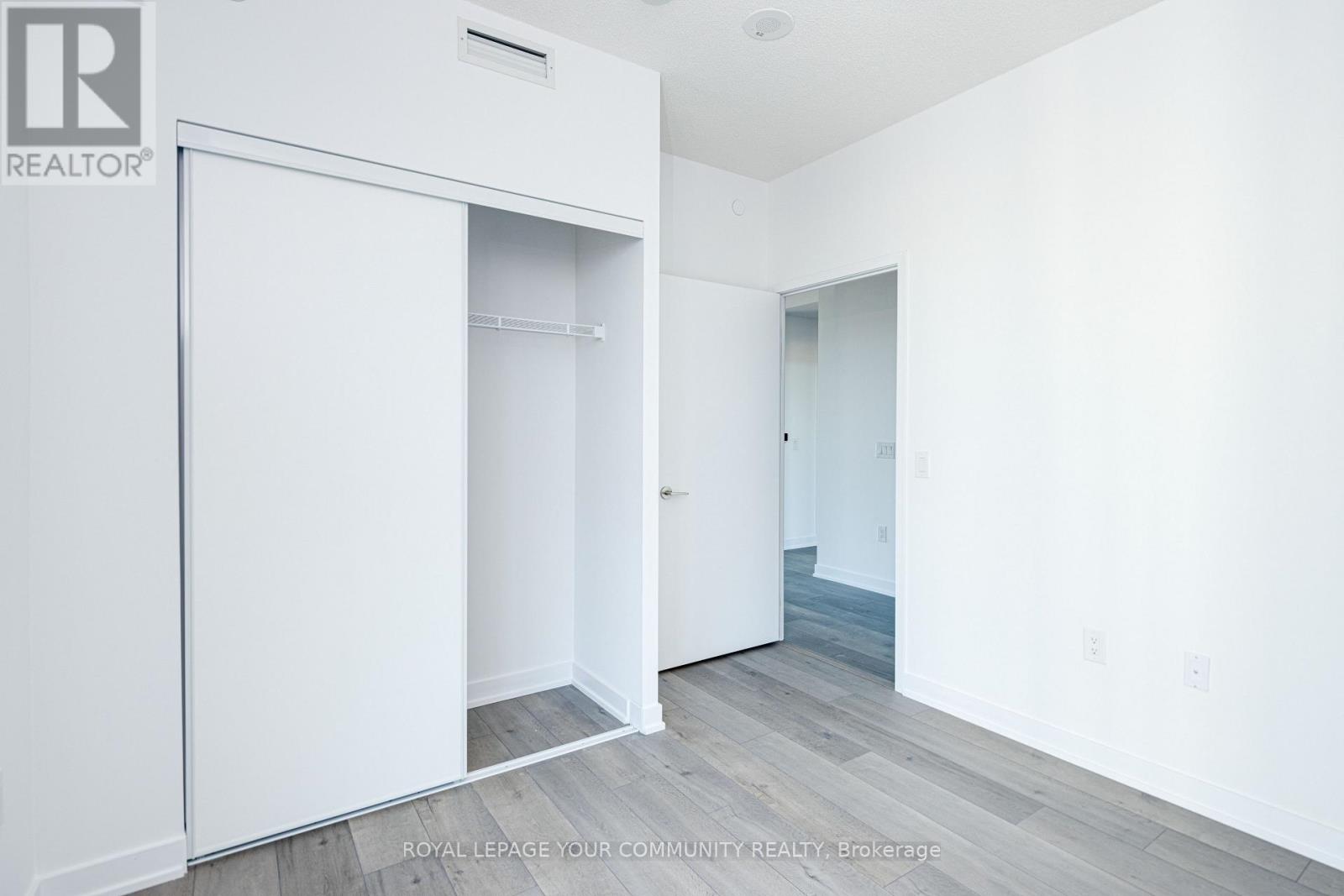 1801 - 38 Honeycrisp Crescent, Vaughan, Ontario  L4K 0M8 - Photo 5 - N12594056