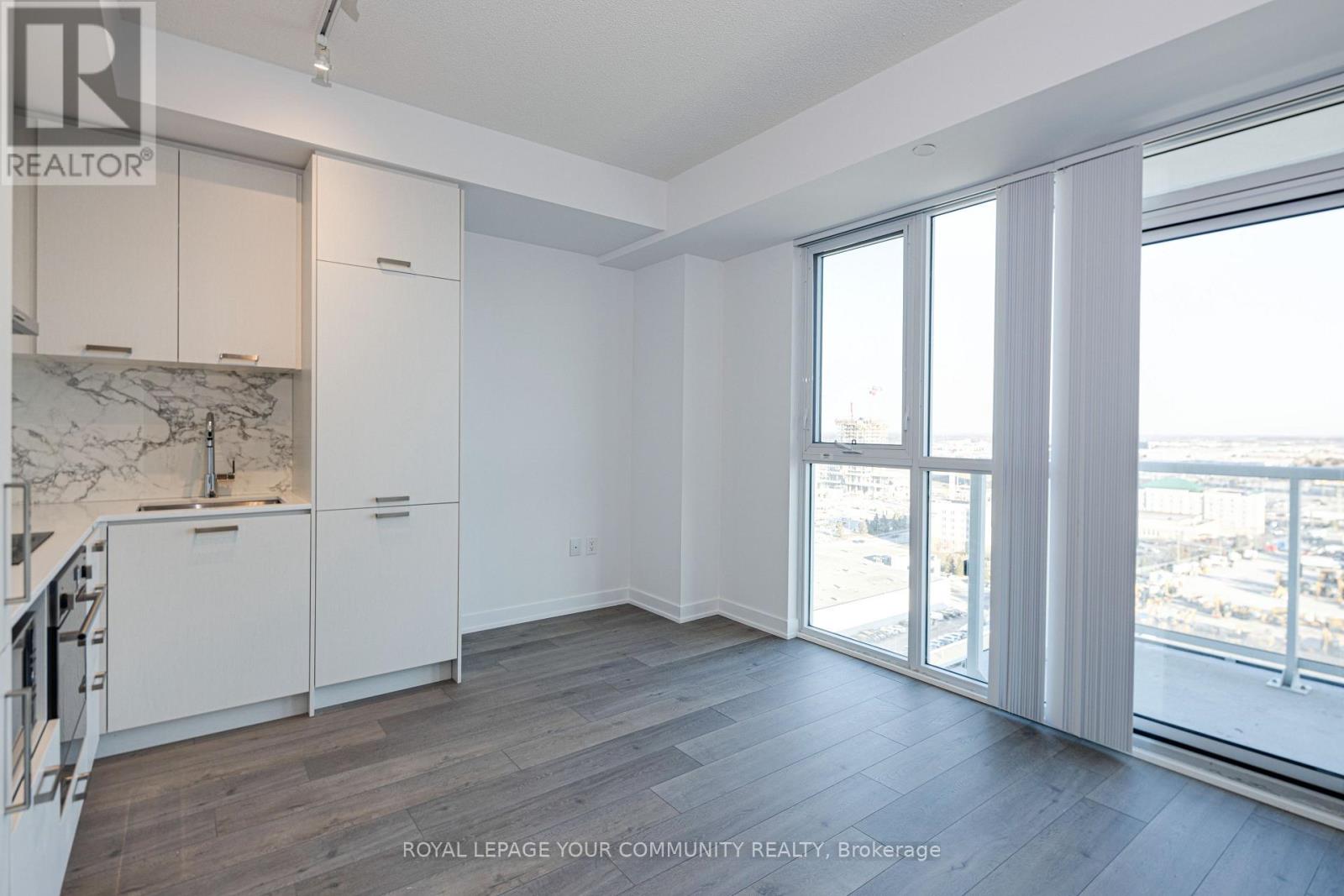 1801 - 38 Honeycrisp Crescent, Vaughan, Ontario  L4K 0M8 - Photo 7 - N12594056