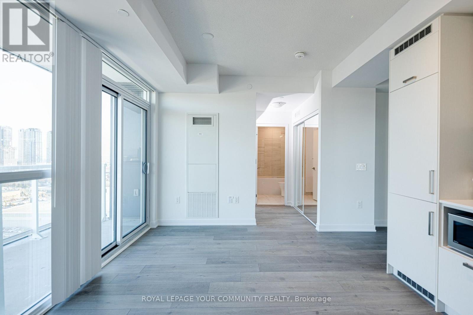 1801 - 38 Honeycrisp Crescent, Vaughan, Ontario  L4K 0M8 - Photo 9 - N12594056