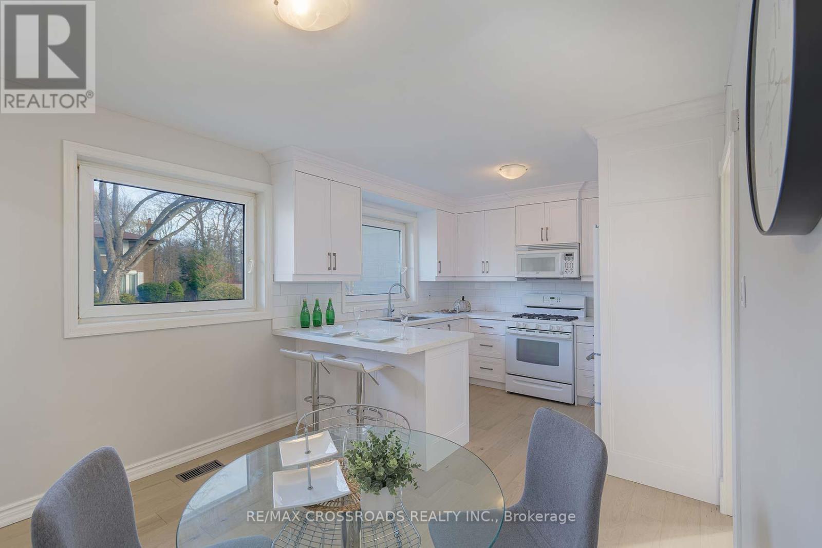 45 Delair Crescent, Markham, Ontario L3T 2M3 - Photo 12 - N12594072