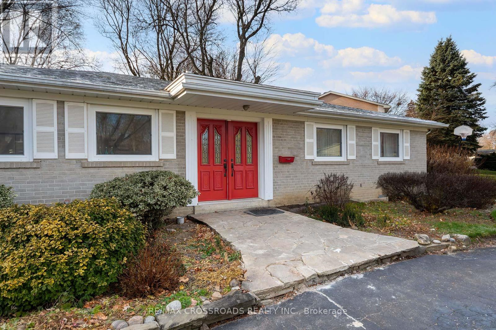 45 Delair Crescent, Markham, Ontario L3T 2M3 - Photo 2 - N12594072