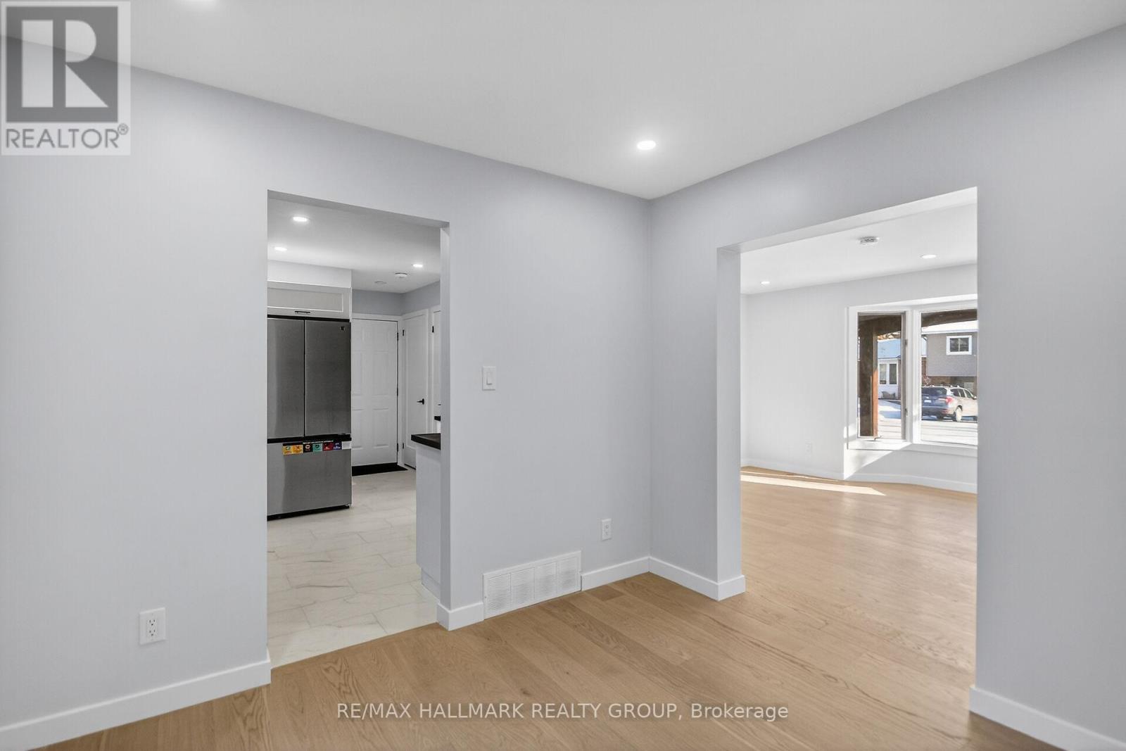 15 Scharf Lane, Ottawa, Ontario K2L 2K3 - Photo 13 - X12593996