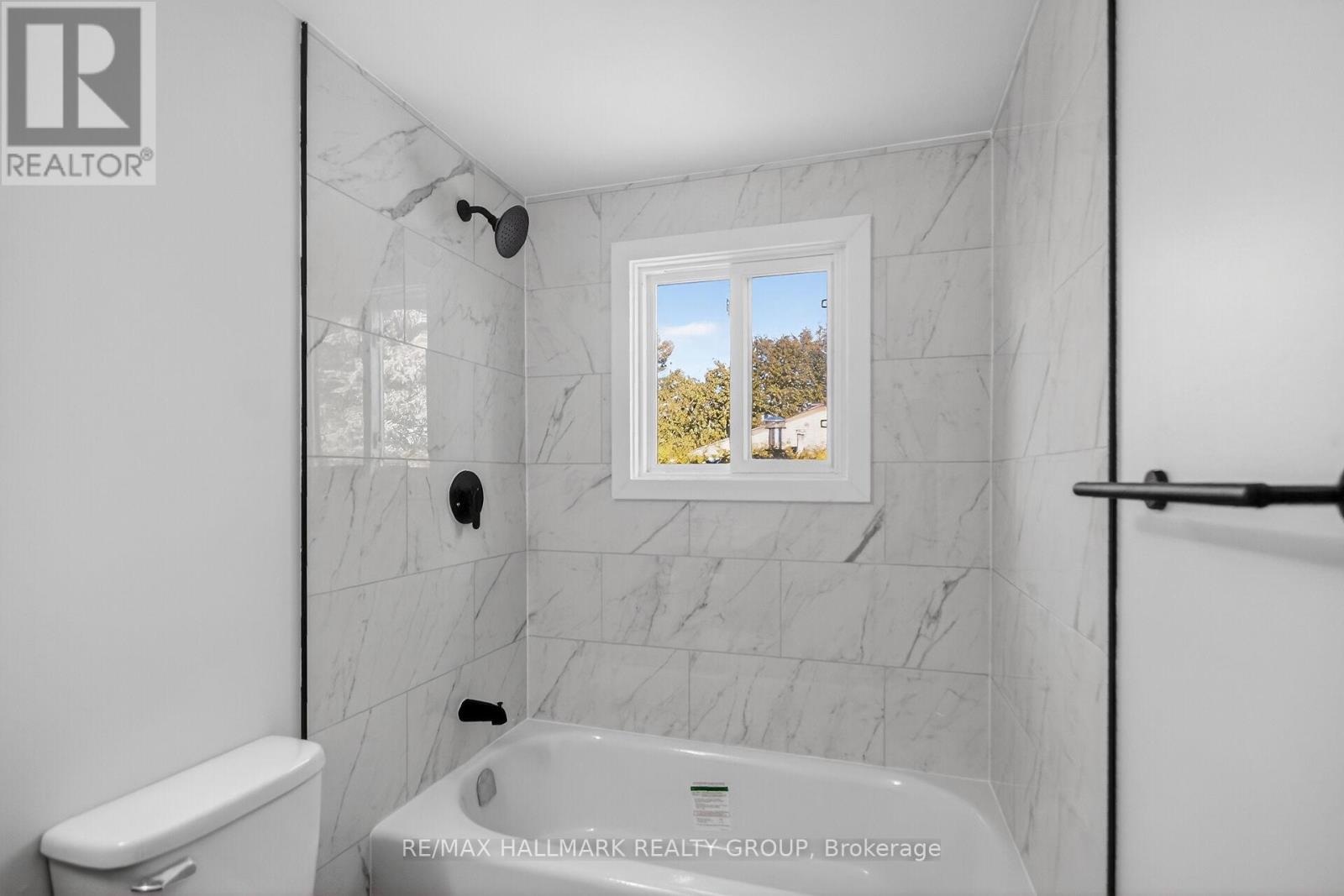 15 Scharf Lane, Ottawa, Ontario K2L 2K3 - Photo 35 - X12593996