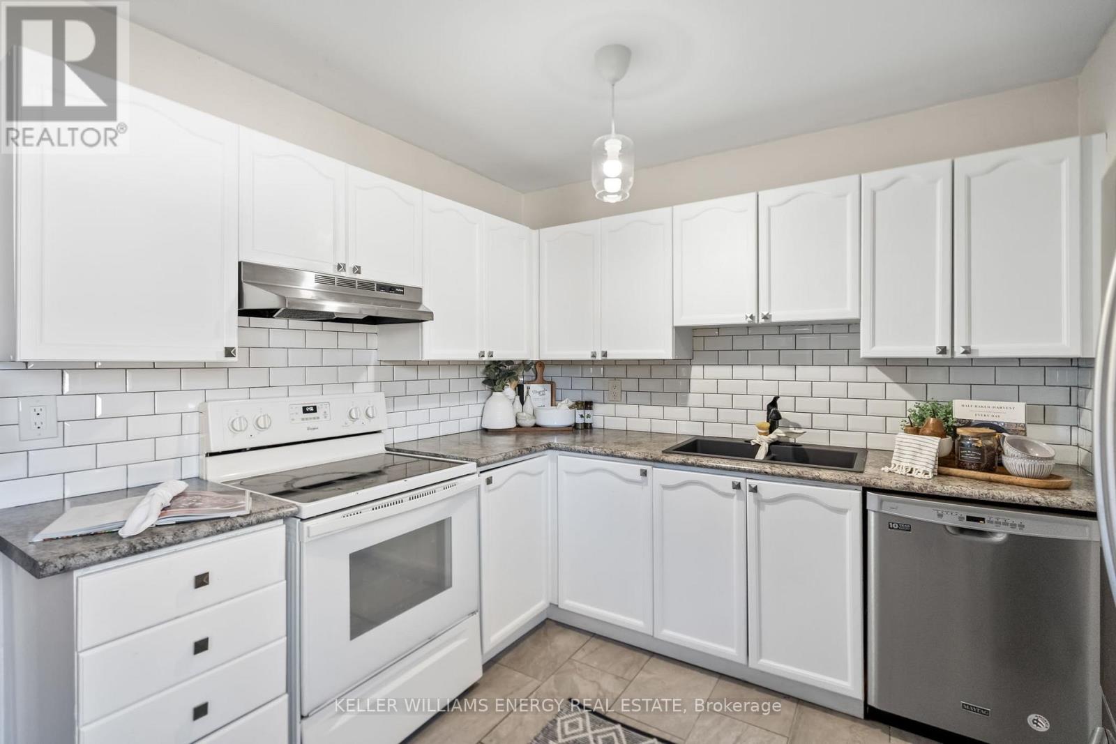 6 Fairbairn Court, Clarington, Ontario  L1C 4K9 - Photo 10 - E12594098