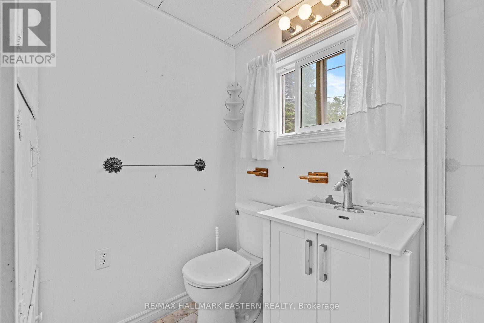 2452 Upper Chemung Drive, Selwyn, Ontario K0L 2H0 - Photo 26 - X12594270