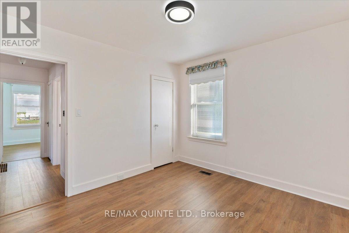 22 Holmes Road, Belleville, Ontario  K8P 4G6 - Photo 10 - X12594274