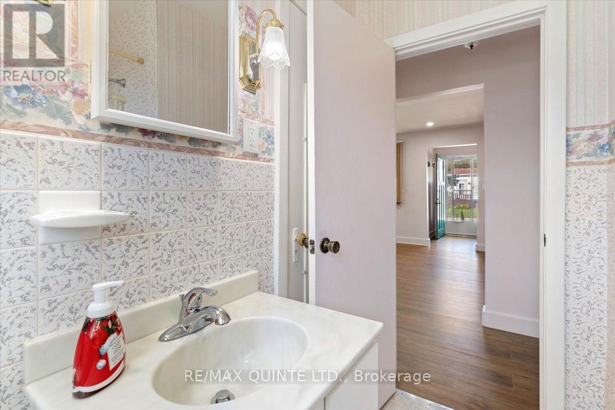 22 Holmes Road, Belleville, Ontario  K8P 4G6 - Photo 14 - X12594274