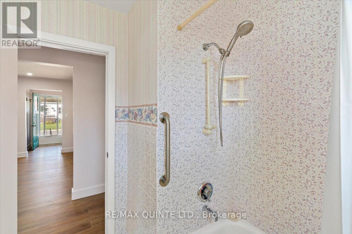 22 Holmes Road, Belleville, Ontario  K8P 4G6 - Photo 15 - X12594274