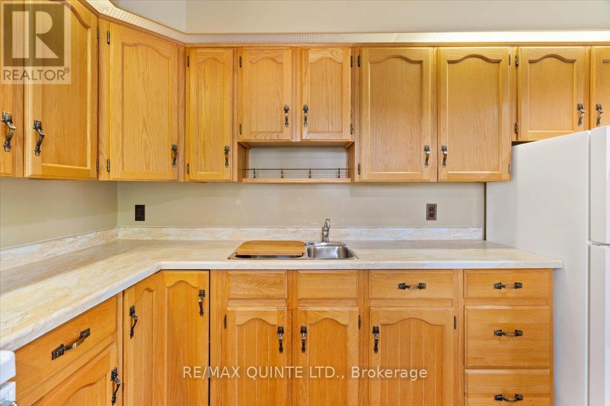 22 Holmes Road, Belleville, Ontario  K8P 4G6 - Photo 19 - X12594274