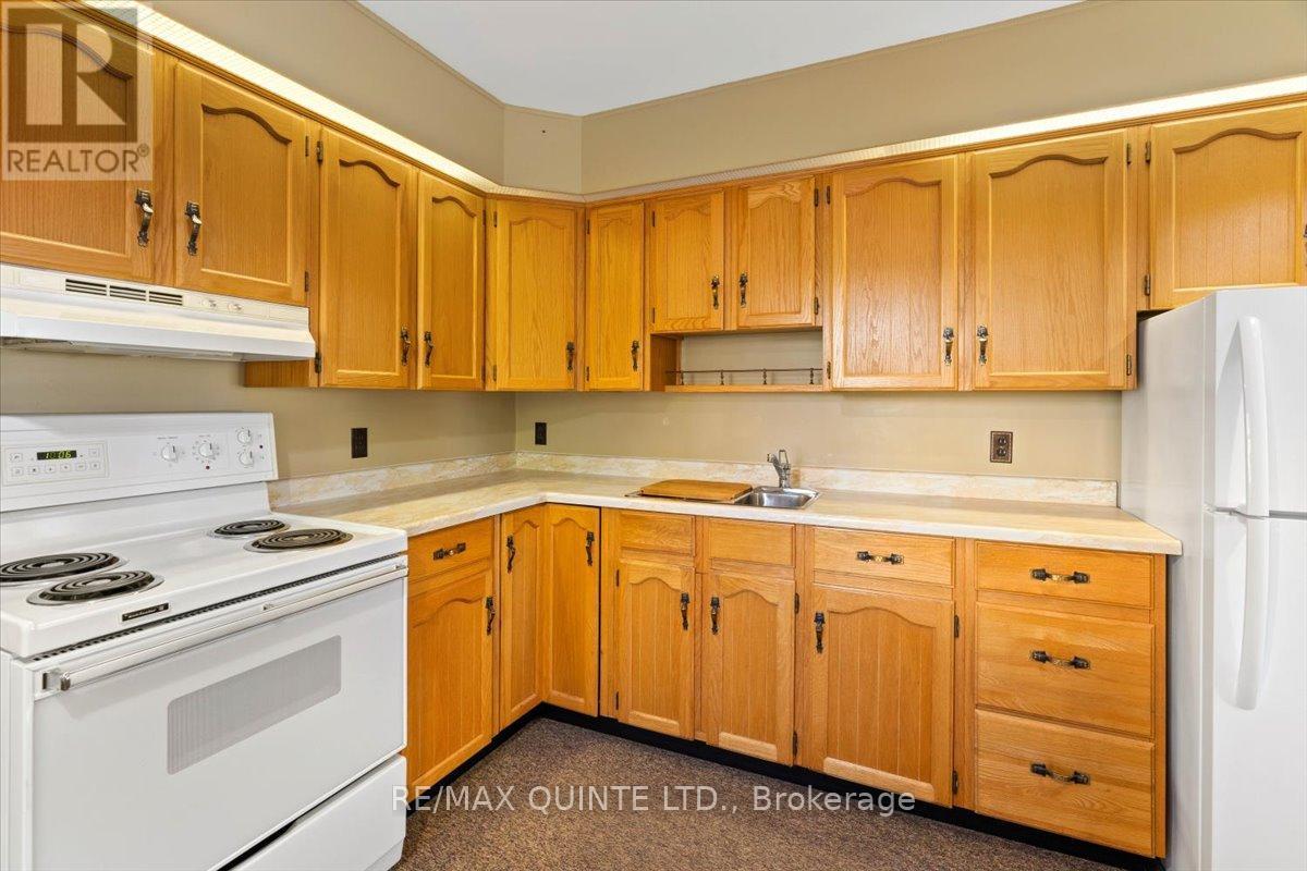 22 Holmes Road, Belleville, Ontario  K8P 4G6 - Photo 20 - X12594274