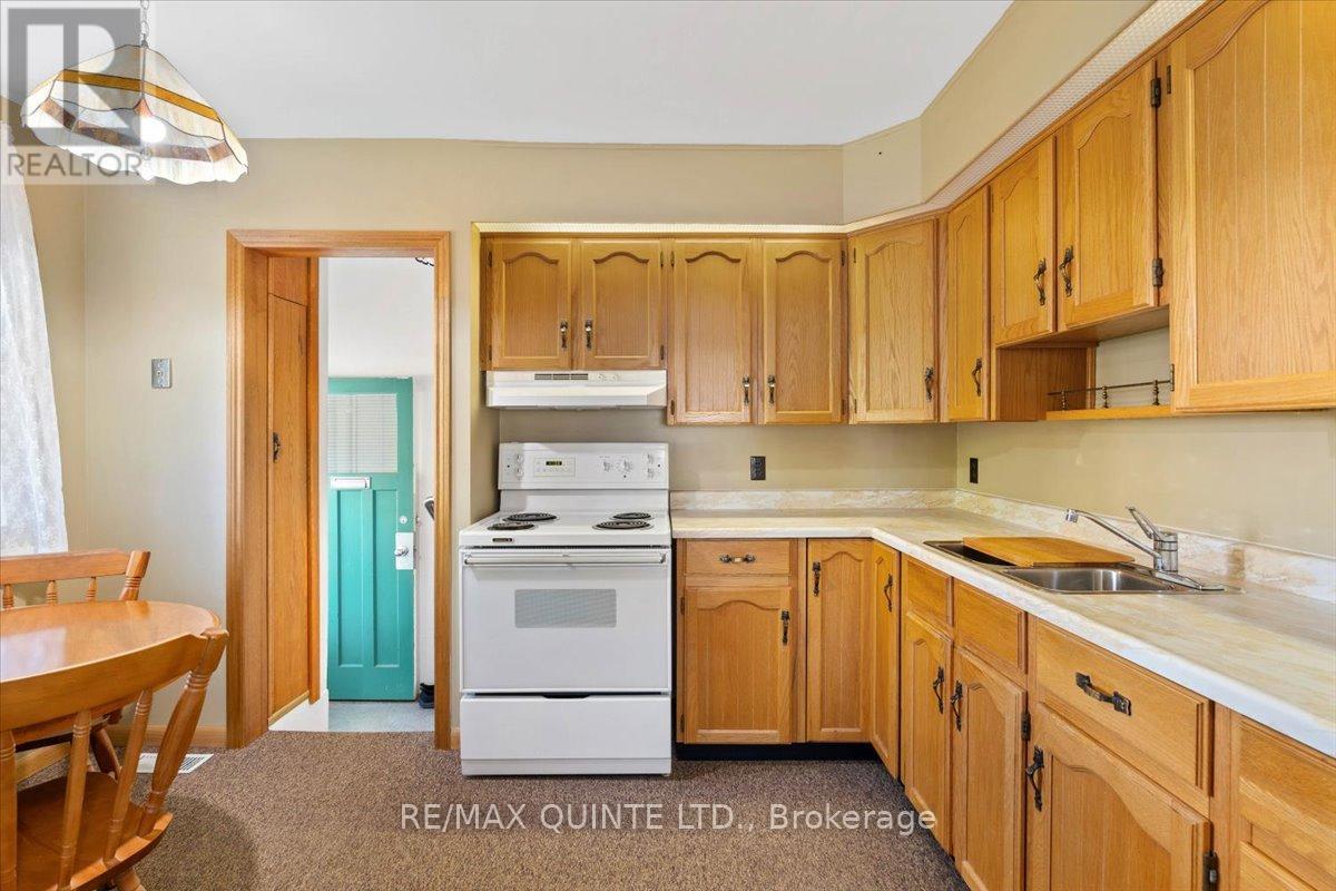 22 Holmes Road, Belleville, Ontario  K8P 4G6 - Photo 23 - X12594274