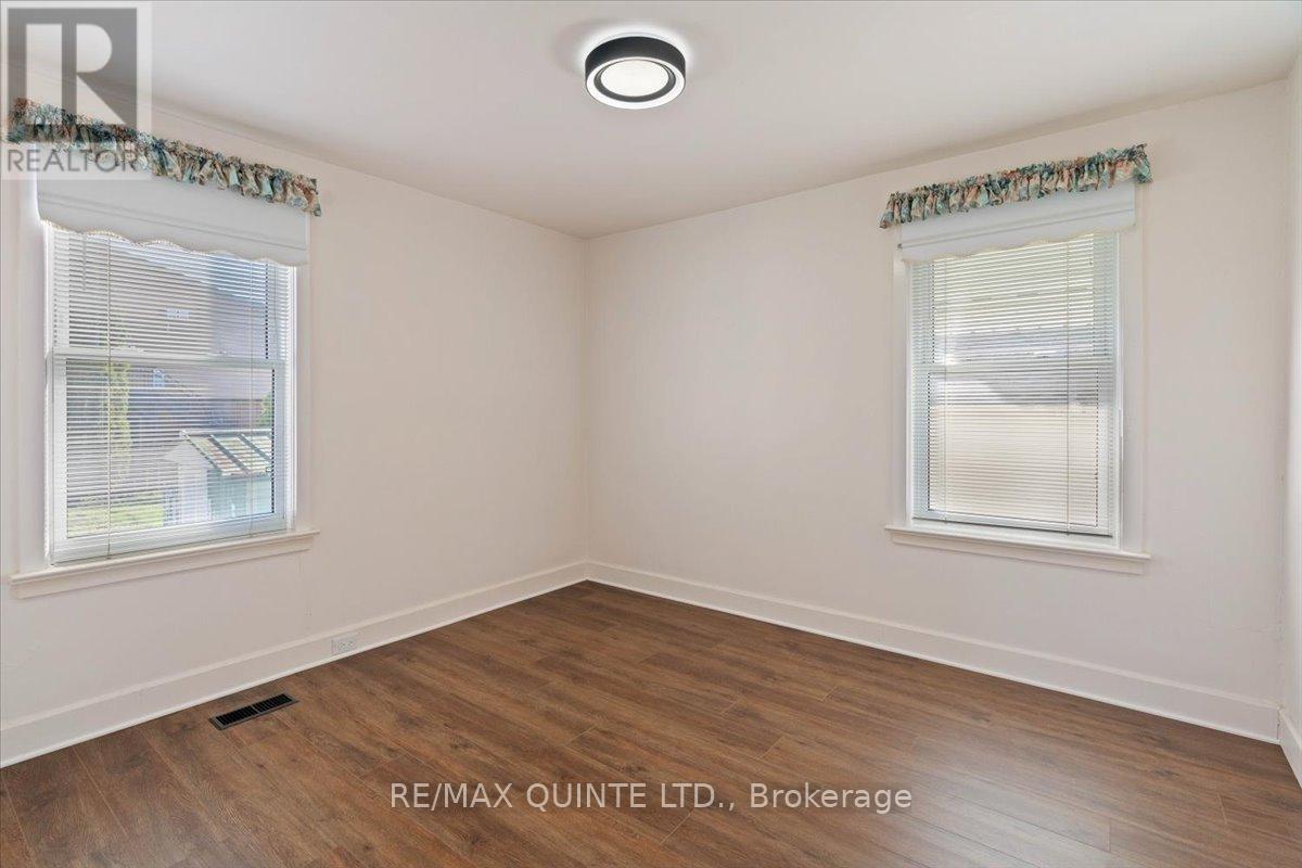 22 Holmes Road, Belleville, Ontario  K8P 4G6 - Photo 7 - X12594274