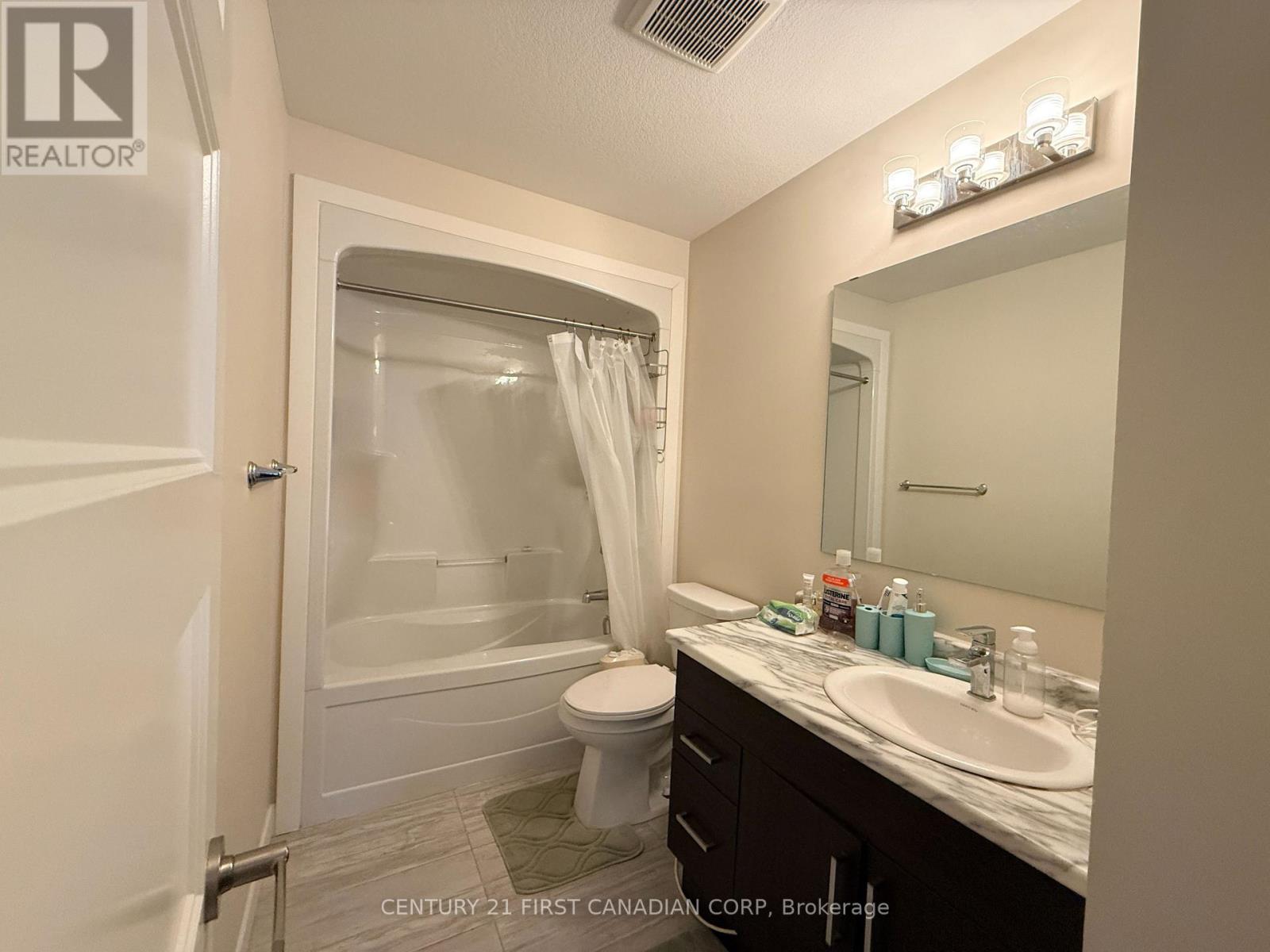 941 - 941 Battery Park, London North, Ontario N6H 0J7 - Photo 6 - X12594176