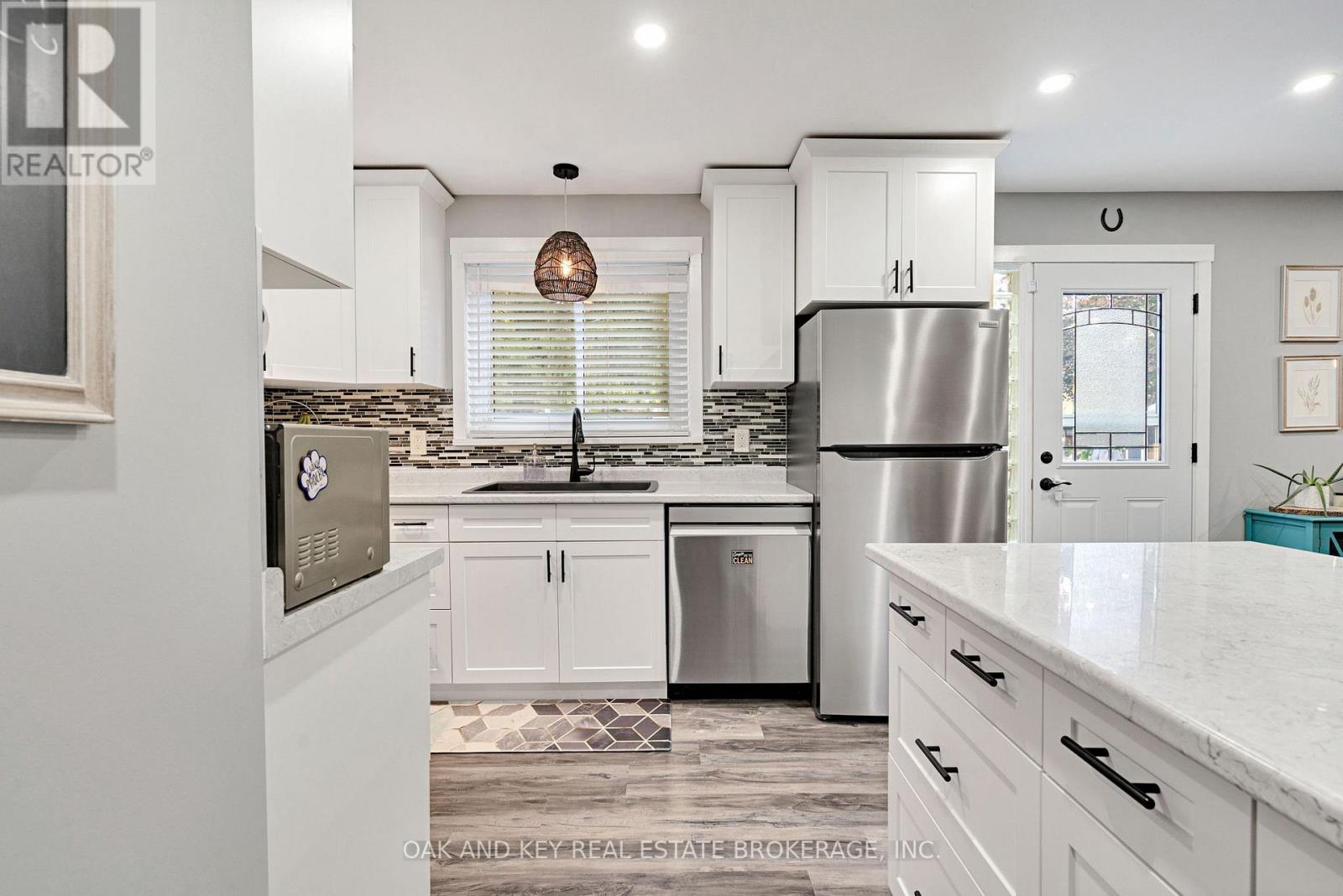 392 Homestead Court, London North, Ontario N6G 2E9 - Photo 6 - X12594182