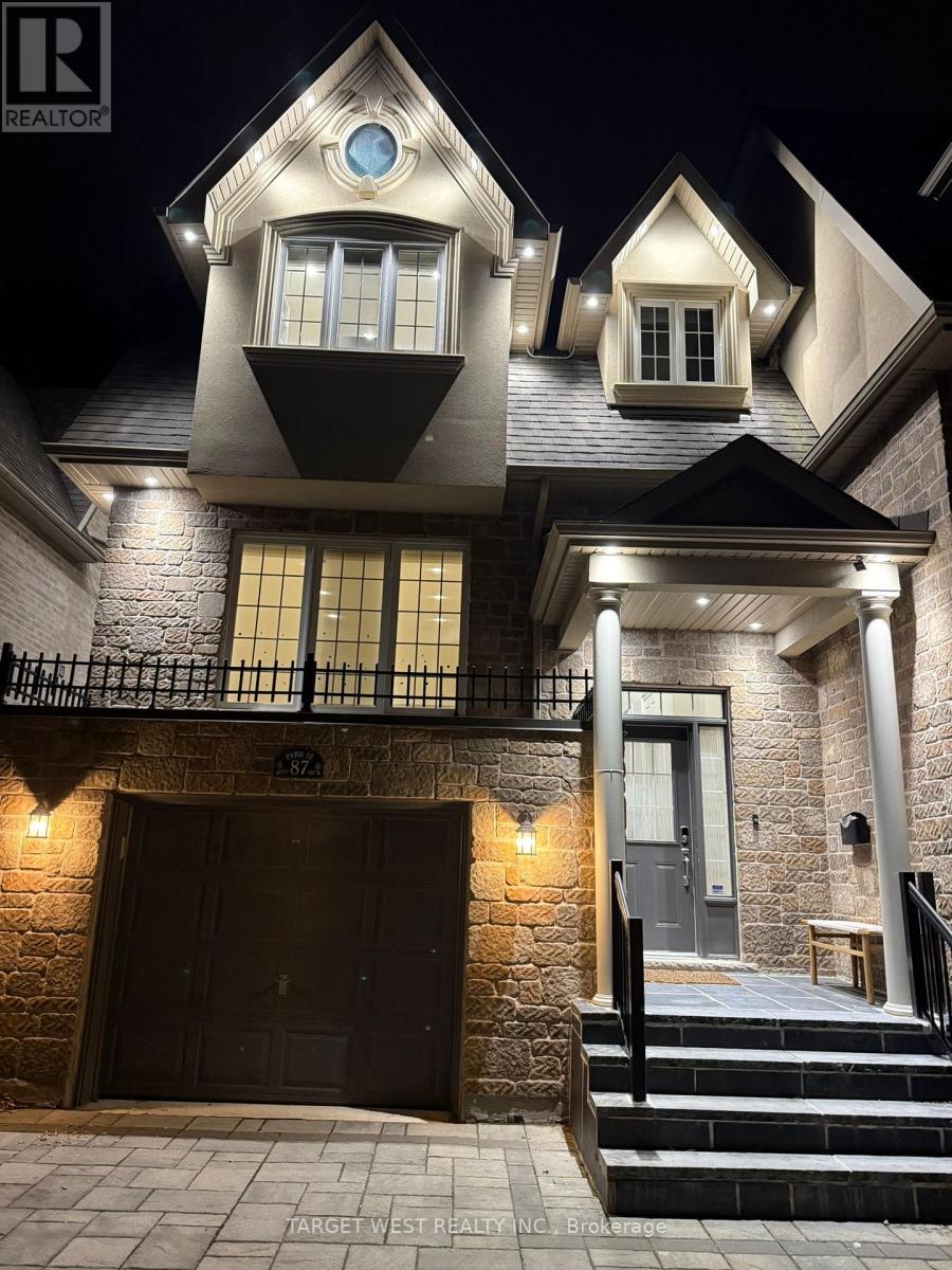 87 Park Street W, Mississauga, Ontario  L5H 1L2 - Photo 5 - W12572464