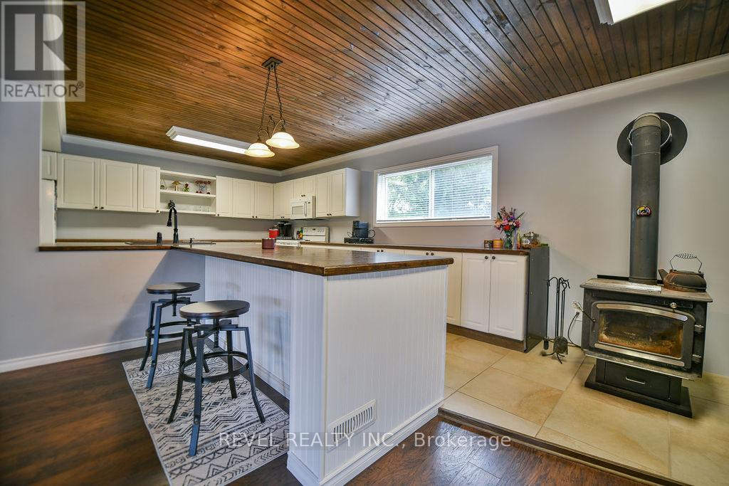 20 First Avenue, Timmins (Ts - Se), Ontario  P4N 1G5 - Photo 10 - T12594286