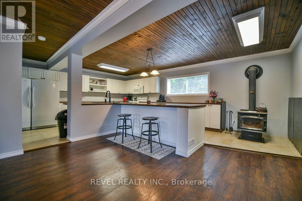 20 First Avenue, Timmins (Ts - Se), Ontario  P4N 1G5 - Photo 9 - T12594286