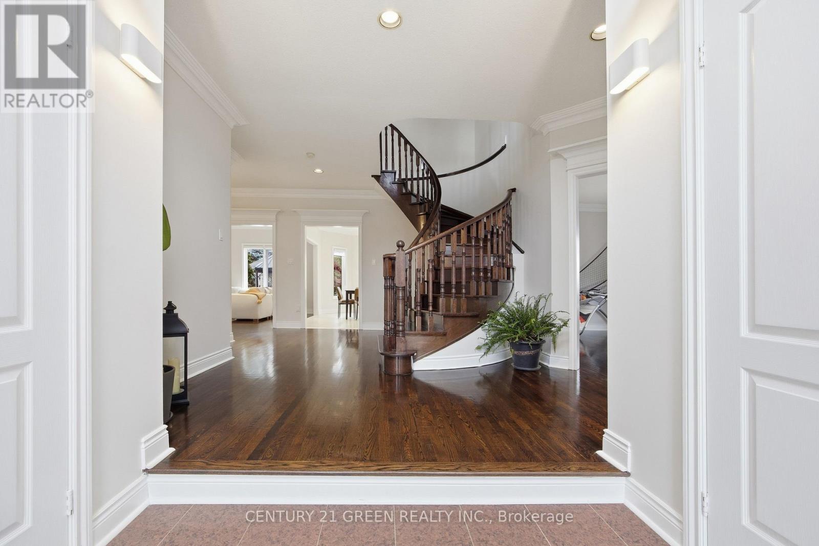 6311 Mulberry Crescent, Mississauga, Ontario  L5V 1B7 - Photo 9 - W12581478