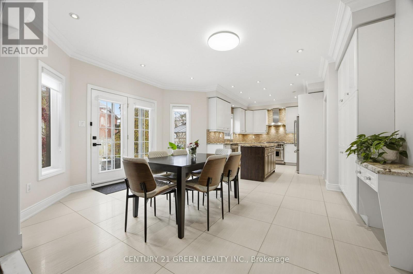 6311 Mulberry Crescent, Mississauga, Ontario  L5V 1B7 - Photo 16 - W12581478