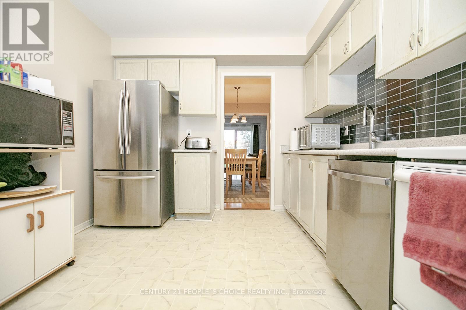 17 Caruso Drive, Brampton (Fletcher's West), Ontario  L6Y 5B1 - Photo 10 - W12593960