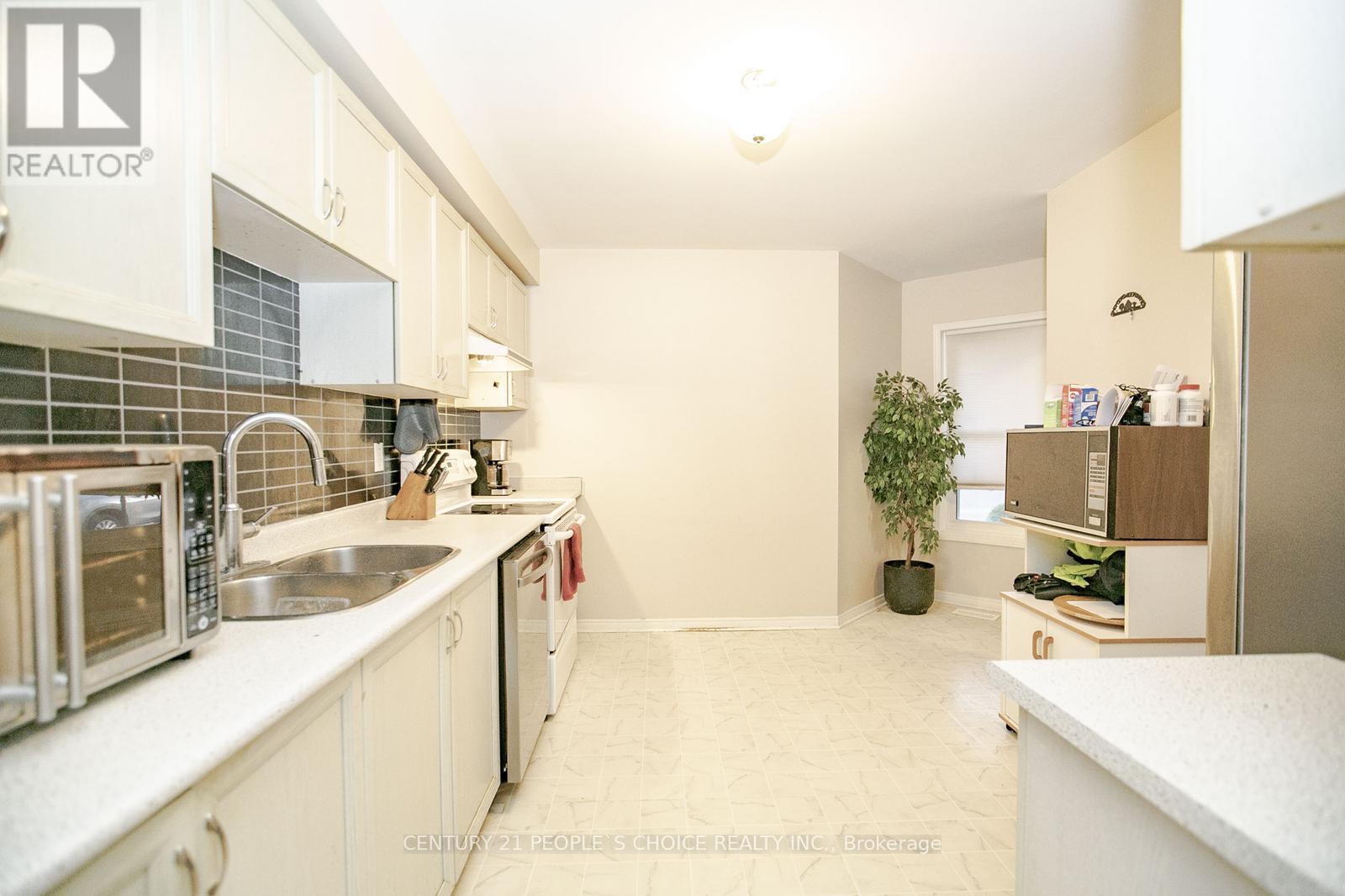 17 Caruso Drive, Brampton (Fletcher's West), Ontario  L6Y 5B1 - Photo 11 - W12593960