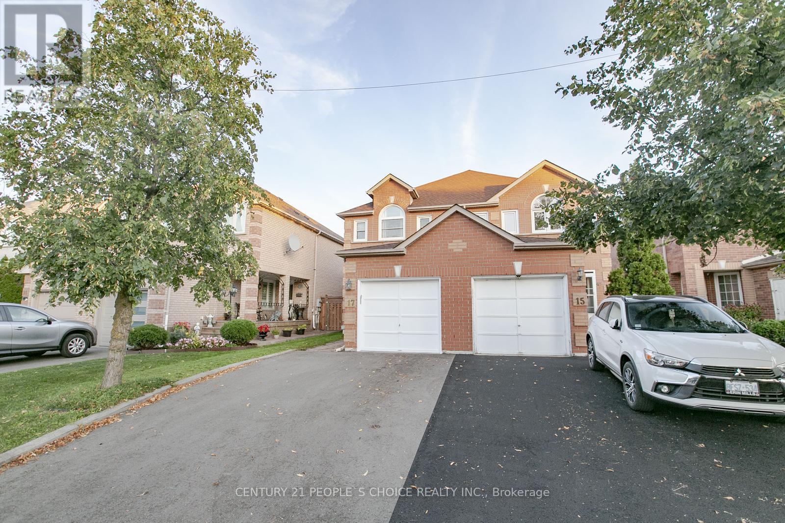 17 Caruso Drive, Brampton (Fletcher's West), Ontario  L6Y 5B1 - Photo 2 - W12593960