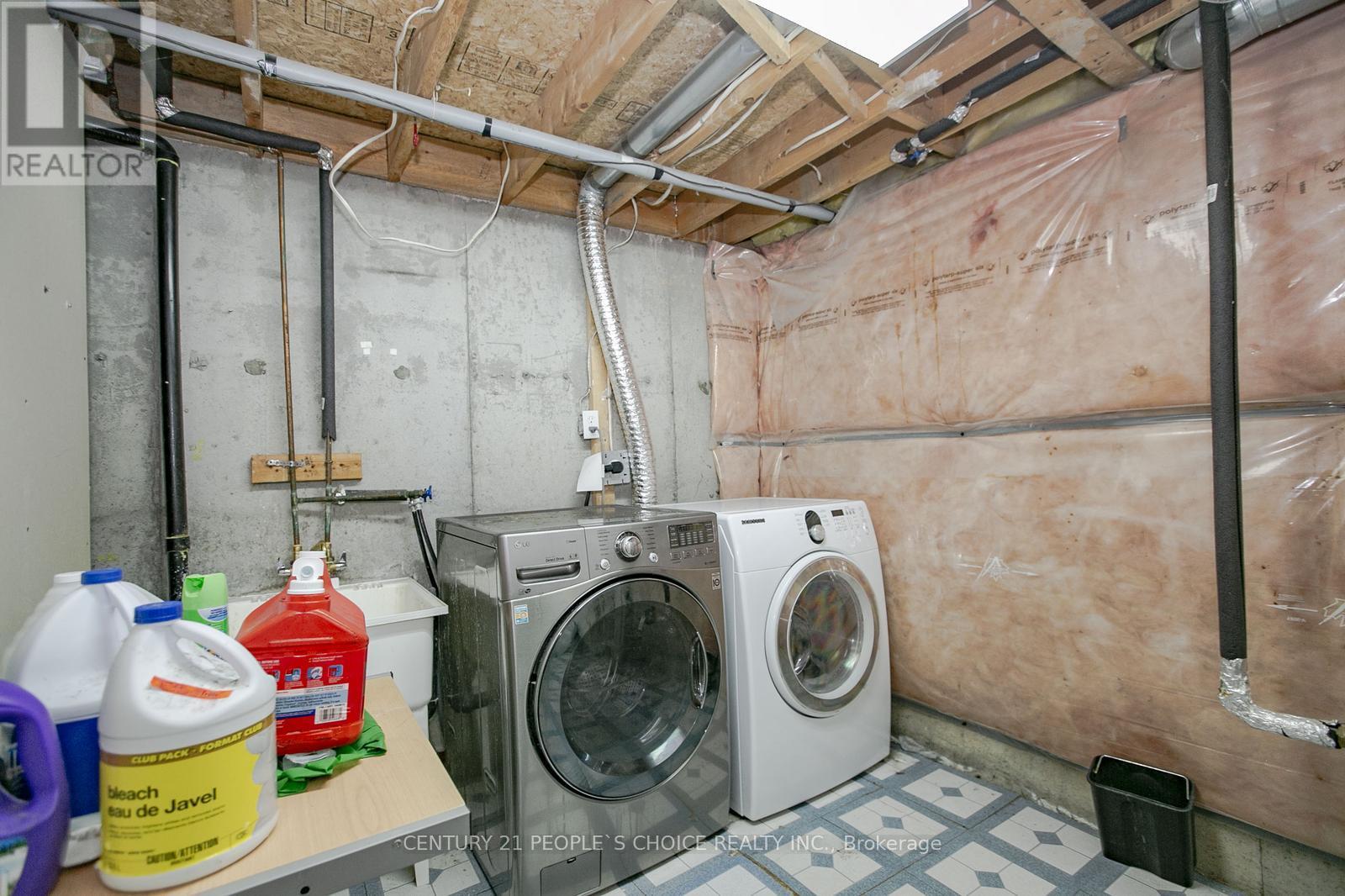 17 Caruso Drive, Brampton (Fletcher's West), Ontario  L6Y 5B1 - Photo 46 - W12593960