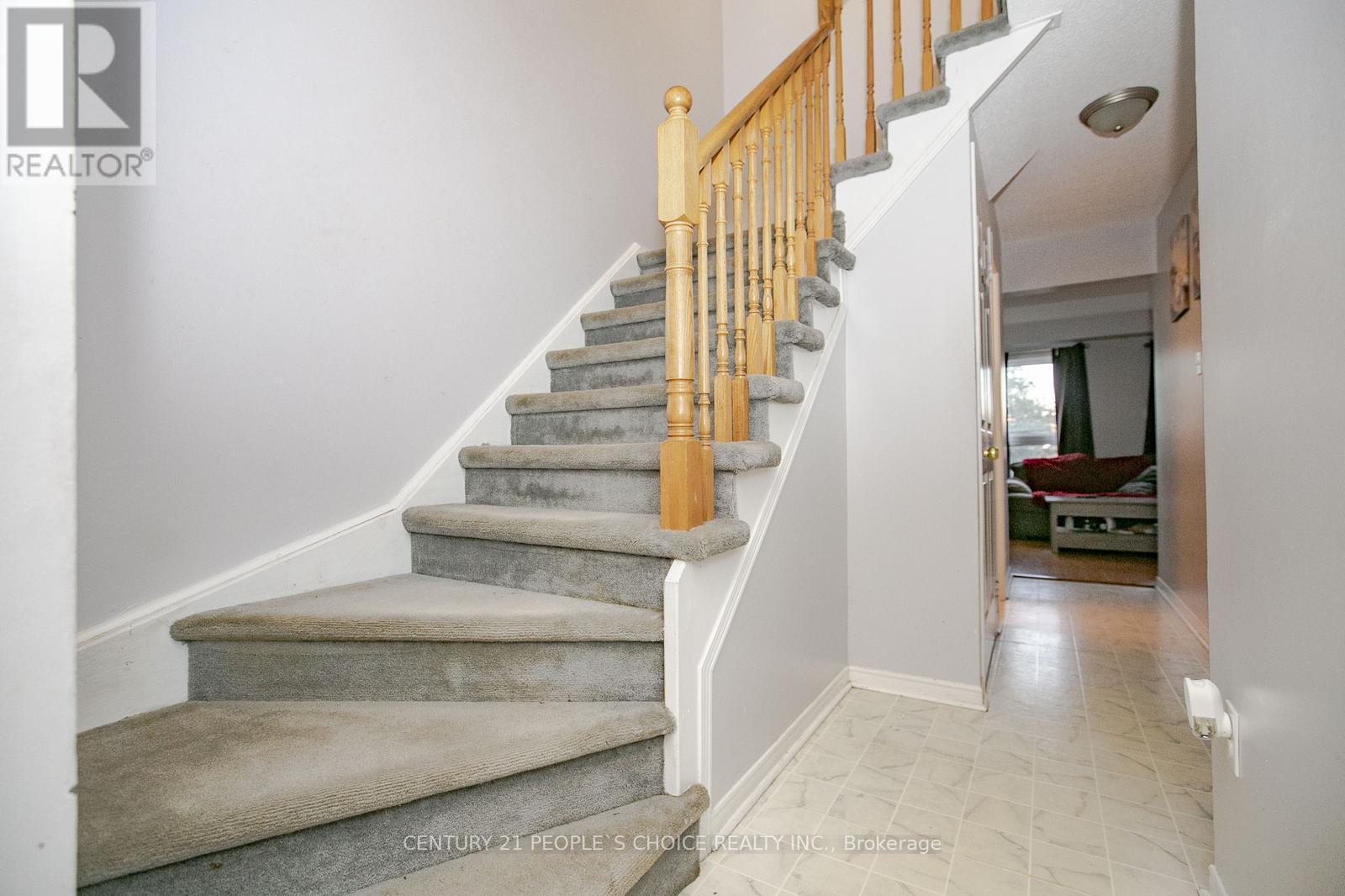 17 Caruso Drive, Brampton (Fletcher's West), Ontario  L6Y 5B1 - Photo 7 - W12593960