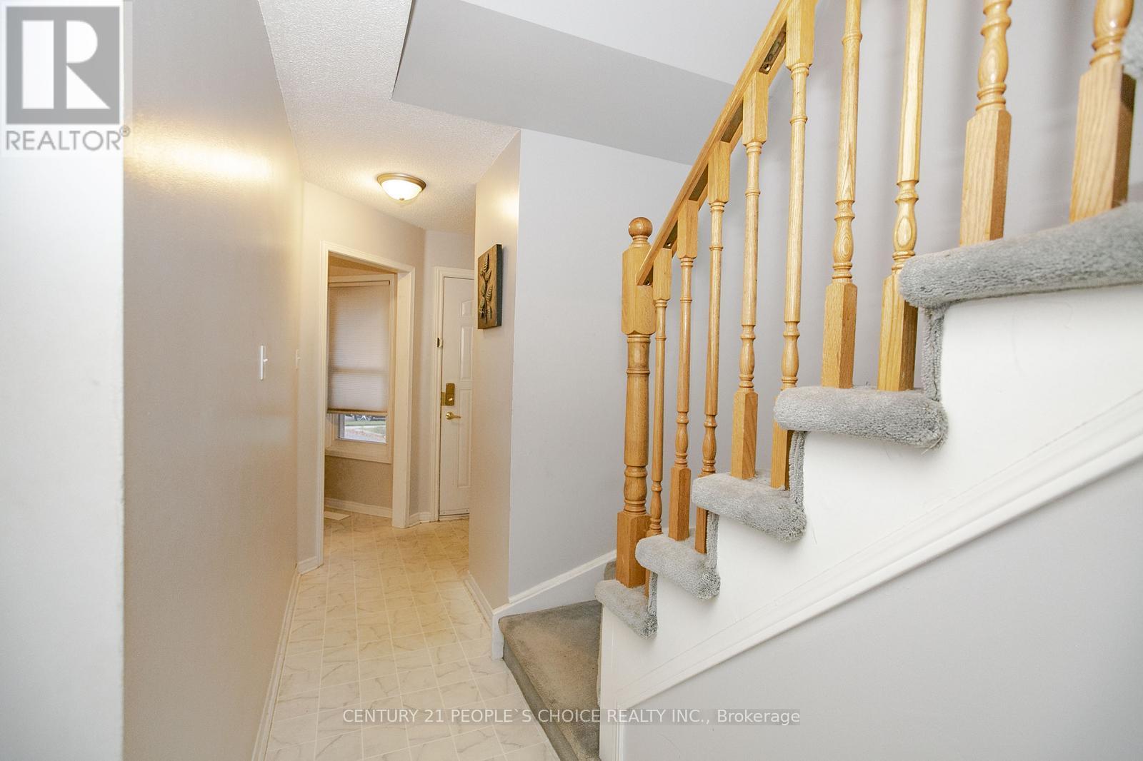 17 Caruso Drive, Brampton (Fletcher's West), Ontario  L6Y 5B1 - Photo 8 - W12593960