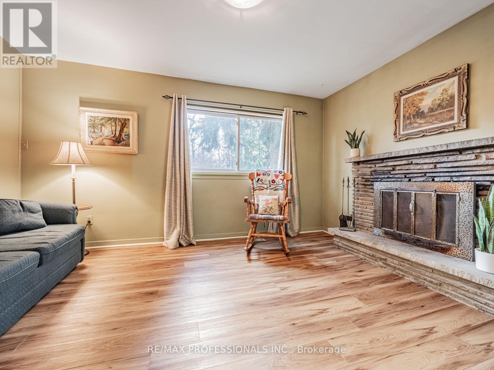 19 Pylon Place, Toronto (Elms-Old Rexdale), Ontario  M9W 2P3 - Photo 17 - W12593984