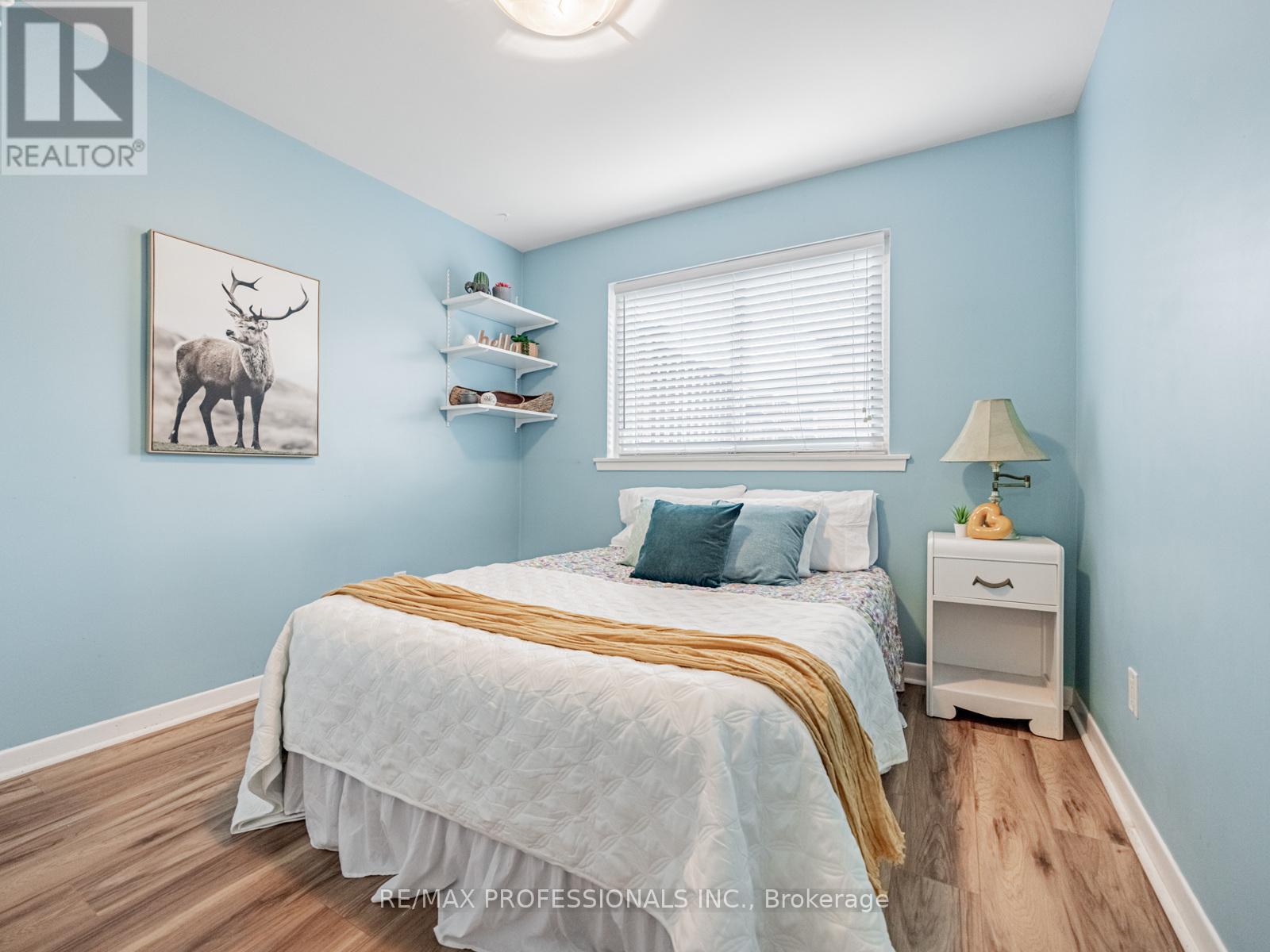 19 Pylon Place, Toronto (Elms-Old Rexdale), Ontario  M9W 2P3 - Photo 18 - W12593984