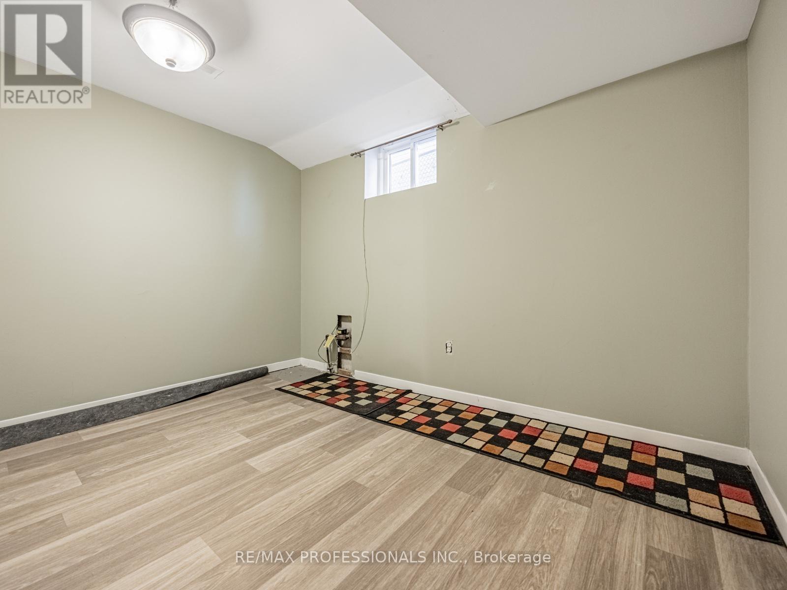 19 Pylon Place, Toronto (Elms-Old Rexdale), Ontario  M9W 2P3 - Photo 21 - W12593984