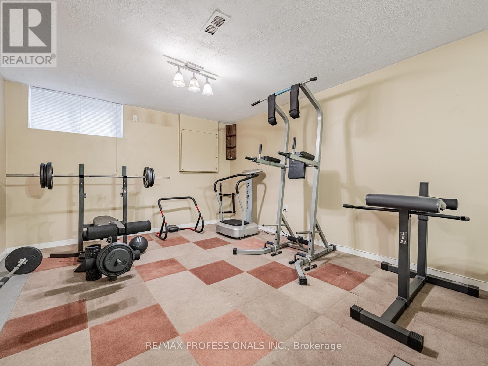 19 Pylon Place, Toronto (Elms-Old Rexdale), Ontario  M9W 2P3 - Photo 23 - W12593984